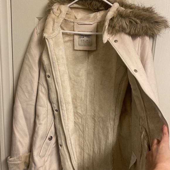 Esprit fur coat w/ fur hood in Tan Cream - Picture 3 of 4